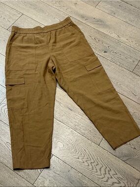 Woman’s a new day camel pull on ankle pants. Size XL. Front pockets. Rayon. Cute